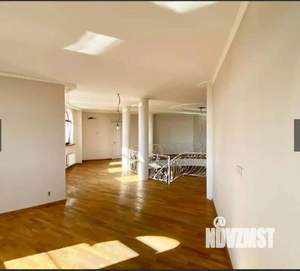 Дом 451м&sup2;, 2-этажный, участок 10 сот.  