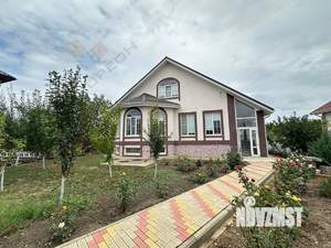 Дом 230м², 3-этажный, участок 10 сот.  