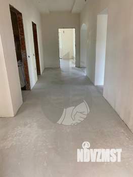 Дом 242м&sup2;, 2-этажный, участок 10 сот.  