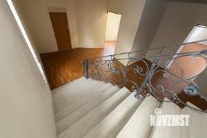 Дом 233м², 2-этажный, участок 6 сот.  