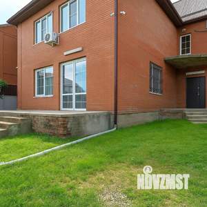 Дом 233м&sup2;, 2-этажный, участок 6 сот.  