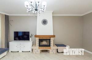 Дом 180м&sup2;, 2-этажный, участок 4 сот.  