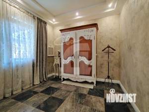 Дом 248м², 3-этажный, участок 8 сот.  