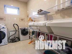 Дом 293м&sup2;, 2-этажный, участок 12 сот.  