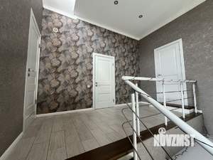 Дом 254м², 2-этажный, участок 10 сот.  