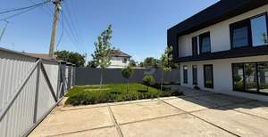 Дом 160м&sup2;, 2-этажный, участок 4 сот.  