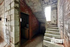 Дом 176м&sup2;, 2-этажный, участок 4 сот.  