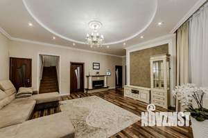 Дом 264м&sup2;, 3-этажный, участок 6 сот.  