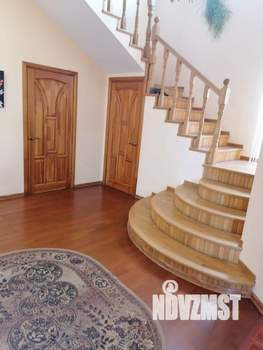 Дом 241м&sup2;, 2-этажный, участок 8 сот.  