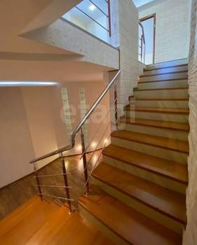 Дом 227м&sup2;, 3-этажный, участок 4 сот.  