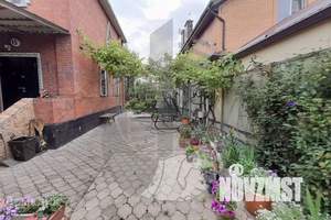 Дом 160м&sup2;, 2-этажный, участок 6 сот.  