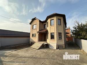 Дом 330м², 3-этажный, участок 5 сот.  