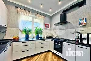 Дом 140м&sup2;, 1-этажный, участок 6 сот.  