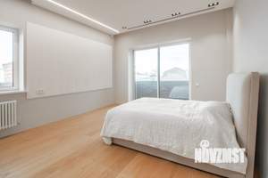 Дом 400м&sup2;, 2-этажный, участок 7 сот.  