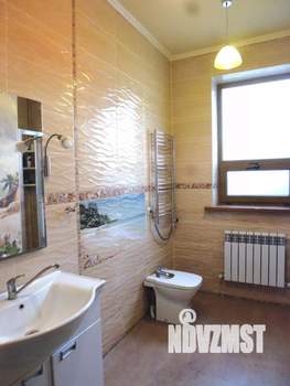 Дом 277м&sup2;, 2-этажный, участок 10 сот.  