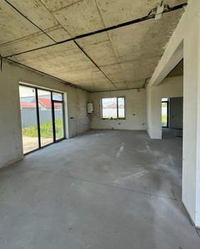 Дом 275м&sup2;, 3-этажный, участок 6 сот.  