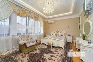 Дом 379м², 3-этажный, участок 10 сот.  