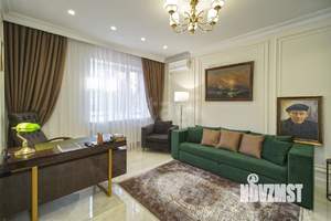 Дом 277м&sup2;, 2-этажный, участок 6 сот.  