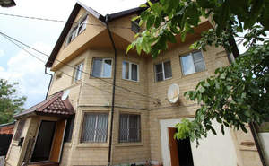 Дом 204м&sup2;, 3-этажный, участок 4 сот.  