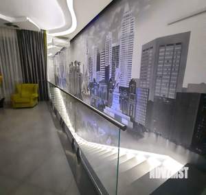 Дом 684м&sup2;, 2-этажный, участок 10 сот.  