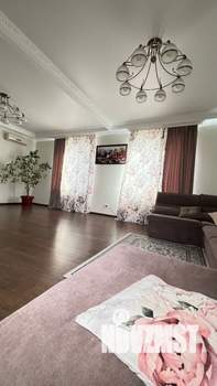 Дом 176м&sup2;, 2-этажный, участок 4 сот.  