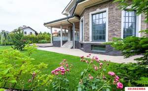 Дом 800м&sup2;, 3-этажный, участок 15 сот.  