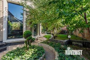 Дом 520м&sup2;, 2-этажный, участок 10 сот.  