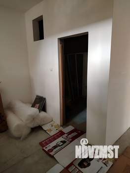 Дом 1000м&sup2;, 2-этажный, участок 12 сот.  