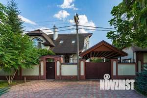 Дом 521м&sup2;, 3-этажный, участок 16 сот.  