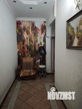 Дом 393м&sup2;, 2-этажный, участок 5 сот.  