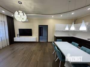 Дом 170м&sup2;, 2-этажный, участок 4 сот.  