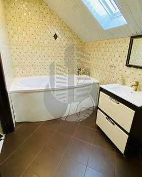 Дом 150м&sup2;, 2-этажный, участок 5 сот.  