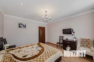 Дом 264м&sup2;, 3-этажный, участок 6 сот.  