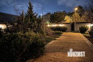 Дом 200м&sup2;, 1-этажный, участок 8 сот.  