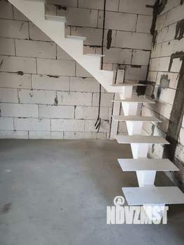 Дом 256м&sup2;, 2-этажный, участок 4 сот.  