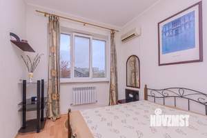 Дом 180м&sup2;, 2-этажный, участок 3 сот.  