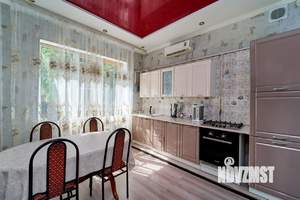 Дом 195м², 2-этажный, участок 4 сот.  