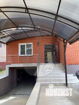 Дом 242м&sup2;, 2-этажный, участок 10 сот.  