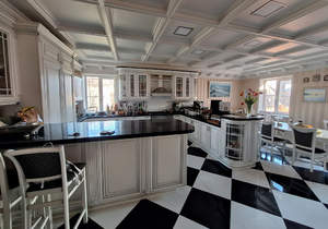 Дом 879м&sup2;, 2-этажный, участок 12 сот.  