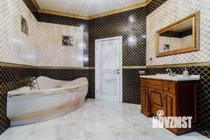 Дом 277м², 2-этажный, участок 6 сот.  