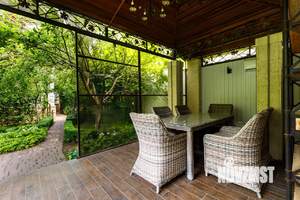 Дом 383м&sup2;, 2-этажный, участок 27 сот.  