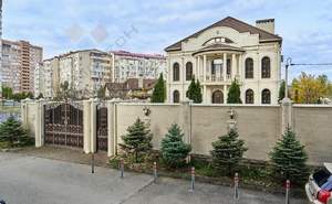 Дом 492м&sup2;, 3-этажный, участок 8 сот.  