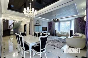 Дом 242м², 2-этажный, участок 6 сот.  