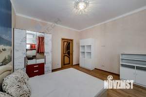 Дом 252м², 2-этажный, участок 4 сот.  