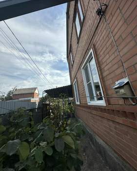 Дом 100м&sup2;, 2-этажный, участок 4 сот.  