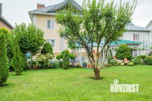 Дом 472м&sup2;, 2-этажный, участок 10 сот.  