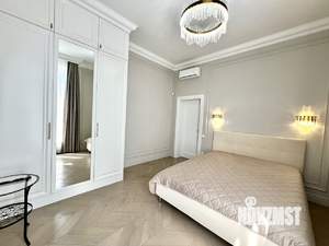 Дом 354м², 3-этажный, участок 9 сот.  