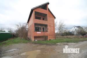 Дом 242м&sup2;, 2-этажный, участок 4 сот.  