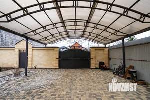 Дом 550м&sup2;, 3-этажный, участок 10 сот.  