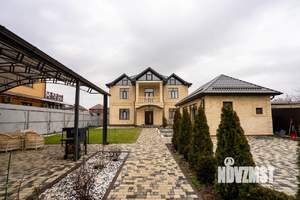 Дом 550м&sup2;, 3-этажный, участок 10 сот.  